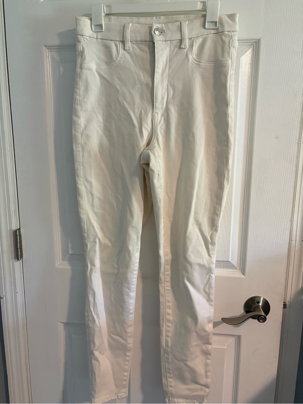 American Eagle Outfitters Off-White Skinny Jeans